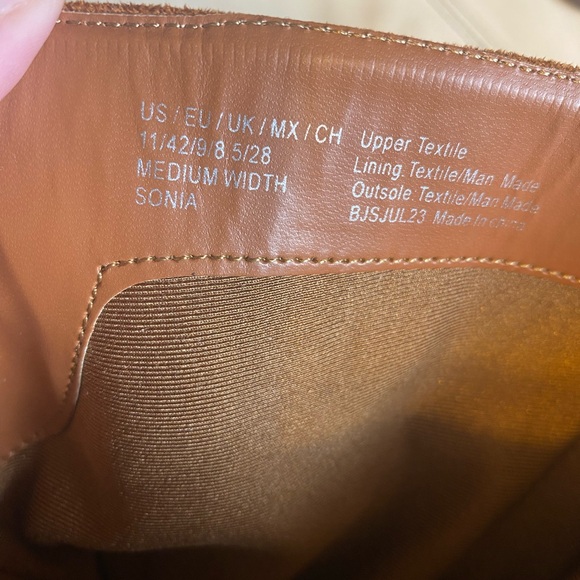 Kenneth Cole REACTION Sonia Slouchy western style suede like boot size 11 - Picture 2 of 12